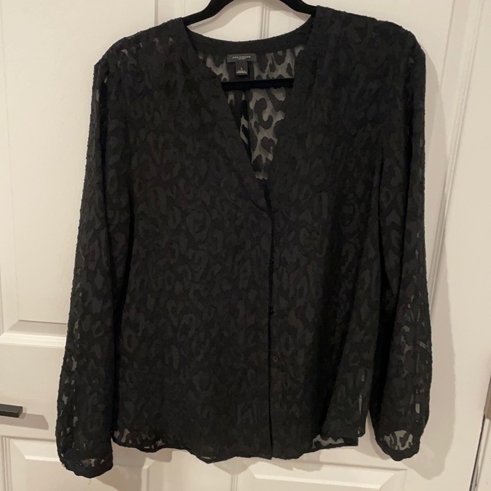 Ann Taylor black long sleeve leopard print top